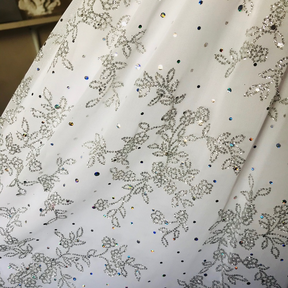 Dress - Picture 9 of 9